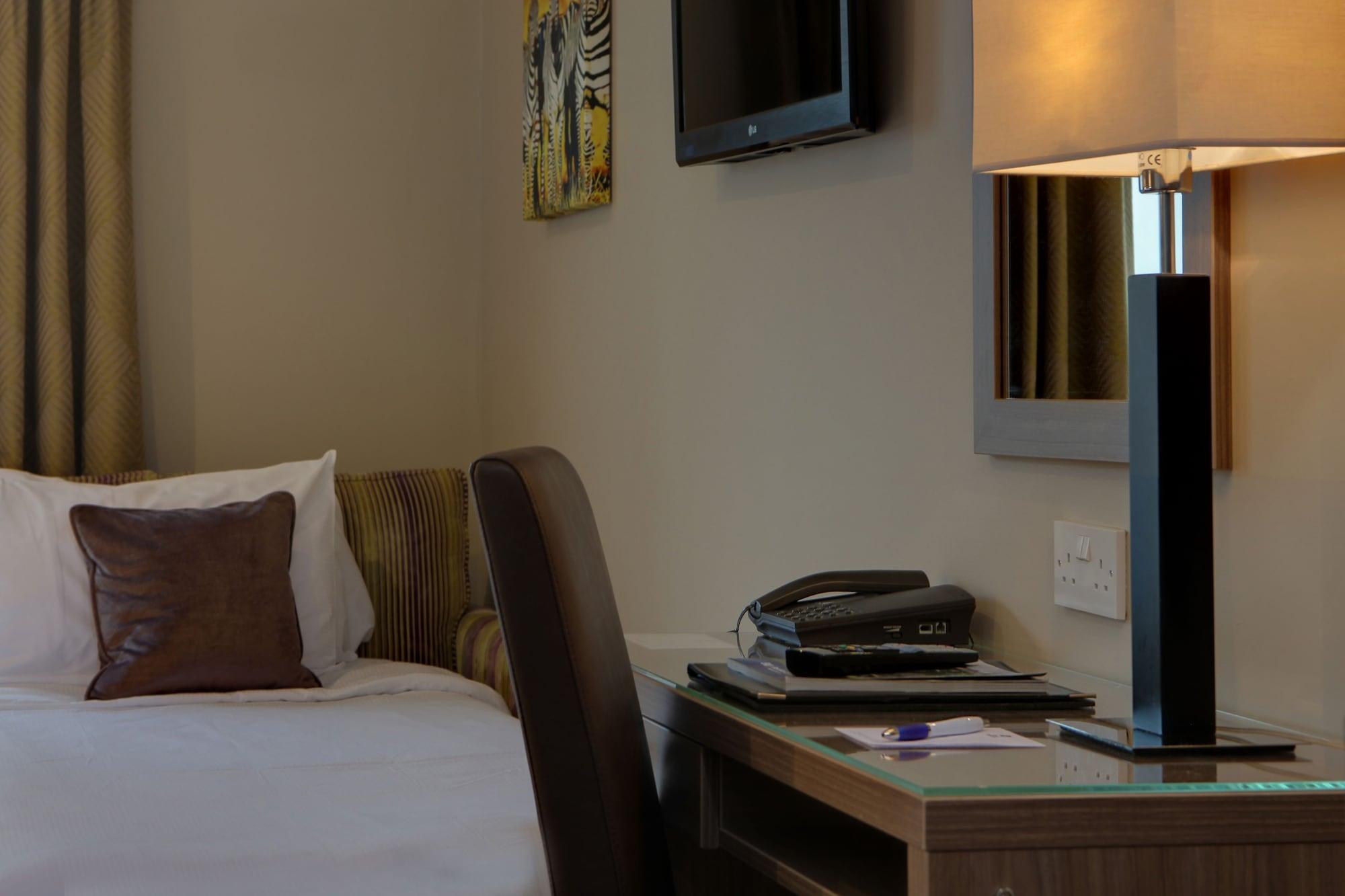 Best Western Pontypool Metro Hotel Extérieur photo