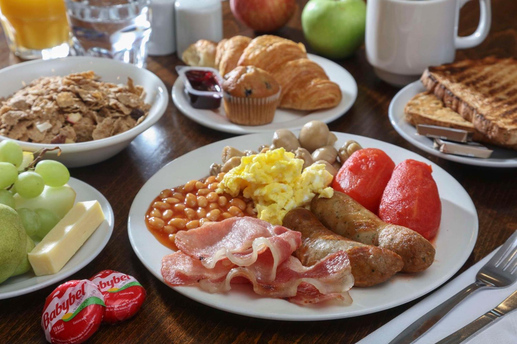 Best Western Pontypool Metro Hotel Extérieur photo