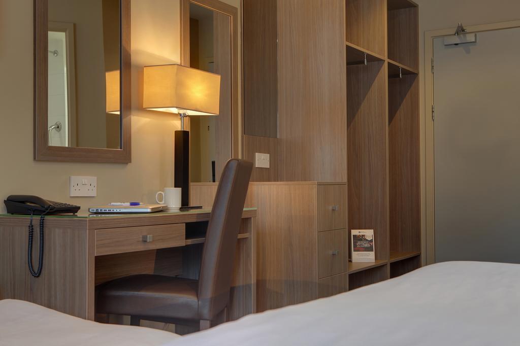 Best Western Pontypool Metro Hotel Extérieur photo