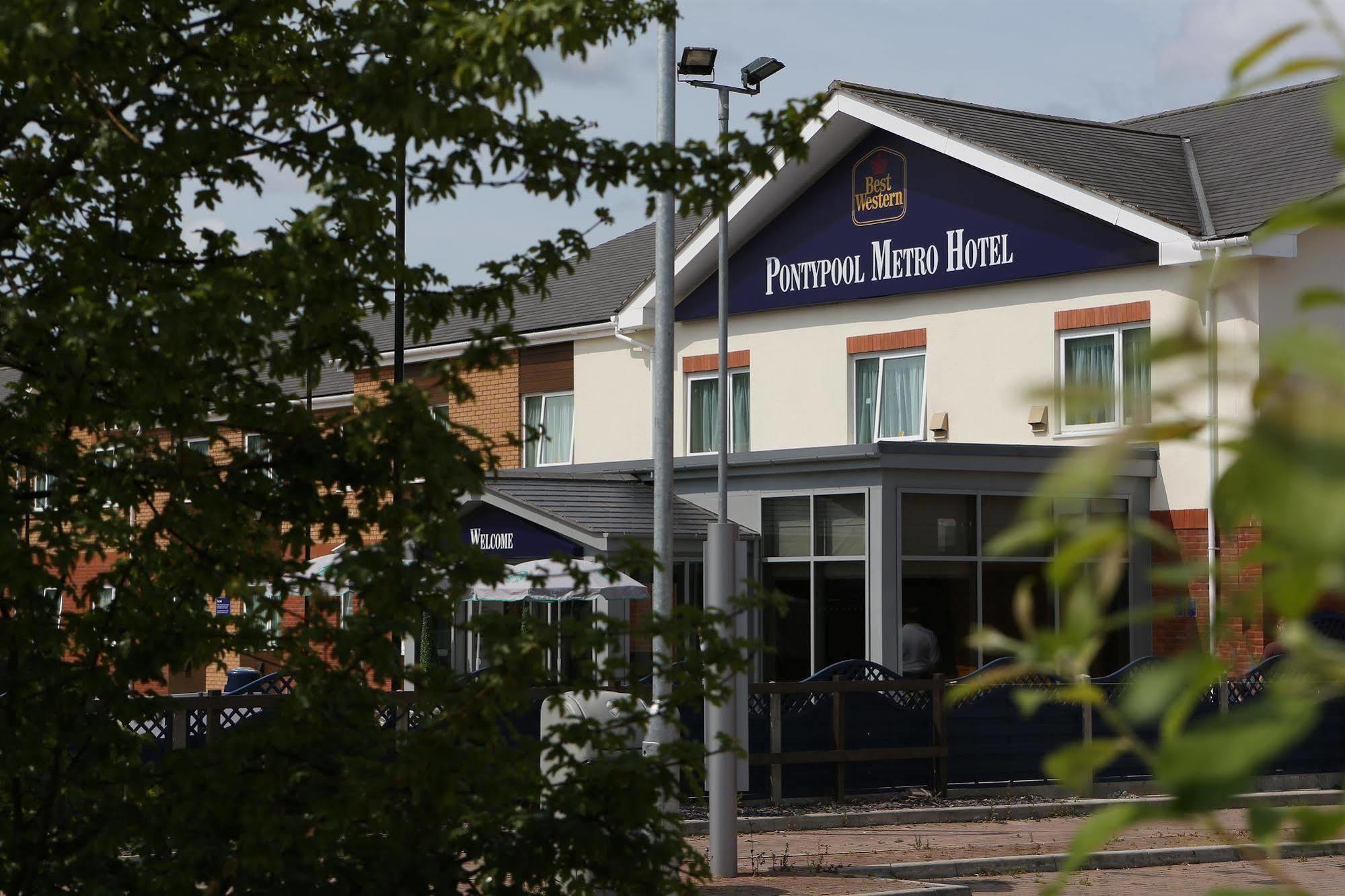 Best Western Pontypool Metro Hotel Extérieur photo